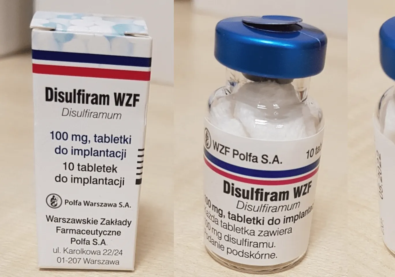 Wszywka alkoholowa Esperal Puck: fiolka disulfiramu obok opakowania leku